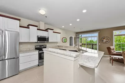 9227 S 54th St, Franklin, WI 53132 - Photo 7