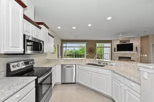 9227 S 54th St, Franklin, WI 53132 - Photo 15