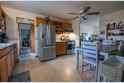 2035  Dustir Dr, Racine, WI 53402 - Photo 11