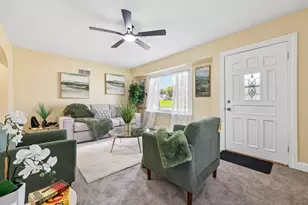 904 S 112th St, West Allis, WI 53214 - Photo 7