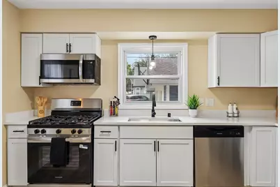 904 S 112th St, West Allis, WI 53214 - Photo 9