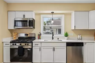 904 S 112th St, West Allis, WI 53214 - Photo 9