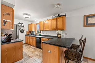 1215 Elm St, Hartford, WI 53027 - Photo 9
