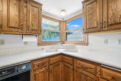 6041  Doyle St, Greendale, WI 53129 - Photo 13