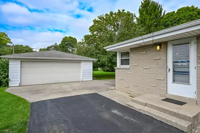 6041  Doyle St, Greendale, WI 53129 - Photo 23