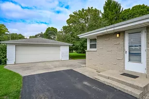 6041 Doyle St, Greendale, WI 53129 - Photo 23