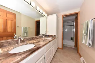 1275 Ridge Rd, Brookfield, WI 53186 - Photo 19