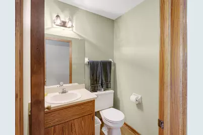 2724  Oakcrest Dr, Waukesha, WI 53188 - Photo 11