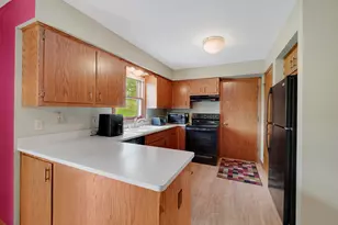 2724 Oakcrest Dr, Waukesha, WI 53188 - Photo 7