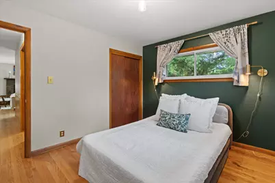 8244 W Acacia St, Milwaukee, WI 53223 - Photo 19
