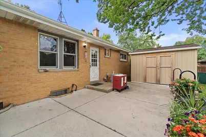 8244 W Acacia St, Milwaukee, WI 53223 - Photo 35