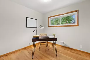 8244 W Acacia St, Milwaukee, WI 53223 - Photo 15