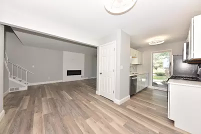 8588 N Servite Dr, Milwaukee, WI 53223 - Photo 9