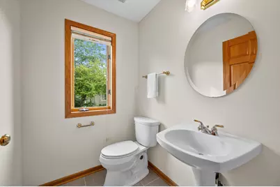 W240N2377  Range Line Ct #B, Pewaukee, WI 53072 - Photo 15