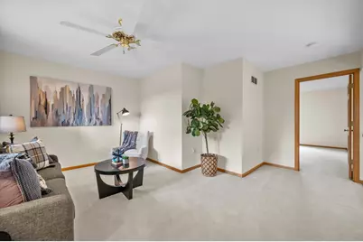 W240N2377  Range Line Ct #B, Pewaukee, WI 53072 - Photo 35