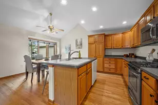 W240N2377 Range Line Ct, Pewaukee, WI 53072 - Photo 7