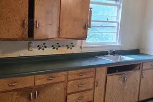 222 Harrison St, Racine, WI 53404 - Photo 7
