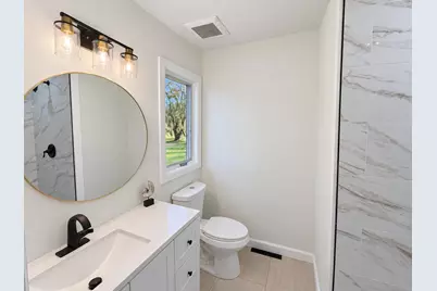 11040 N Riverland Ct, Mequon, WI 53092 - Photo 17