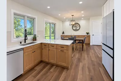 11040 N Riverland Ct, Mequon, WI 53092 - Photo 9