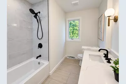 11040 N Riverland Ct, Mequon, WI 53092 - Photo 21