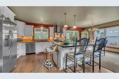3715  Koehler Dr, Sheboygan, WI 53083 - Photo 9