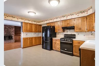 8333 N Cedarburg Rd, Brown Deer, WI 53209 - Photo 11