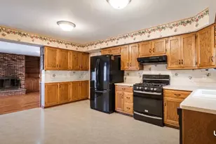8333 N Cedarburg Rd, Brown Deer, WI 53209 - Photo 11