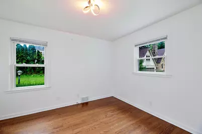 825  Circle Dr, Elm Grove, WI 53122 - Photo 19