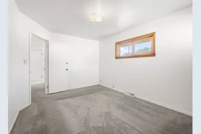 7719 W Winfield Ave, Milwaukee, WI 53218 - Photo 13