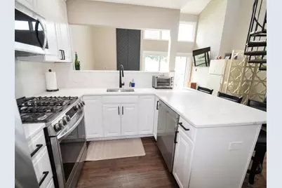 1522  Grandview Ct #10, Racine, WI 53139 - Photo 5