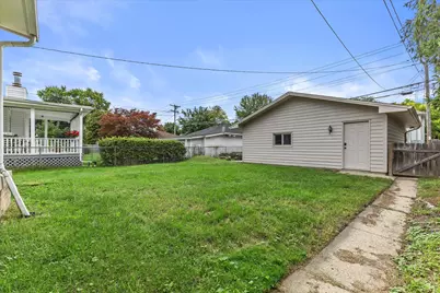 924  Hayes Ave, Racine, WI 53405 - Photo 25