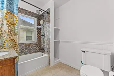924  Hayes Ave, Racine, WI 53405 - Photo 13