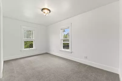 924  Hayes Ave, Racine, WI 53405 - Photo 17