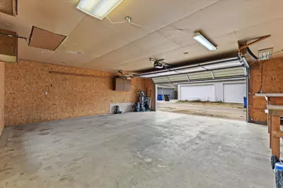 924  Hayes Ave, Racine, WI 53405 - Photo 27