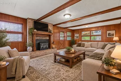 924  Hayes Ave, Racine, WI 53405 - Photo 9