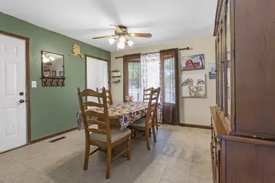 891 E Daffodil Ln, Beloit, WI 53511 - Photo 7