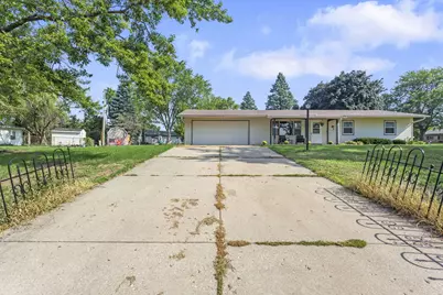 891 E Daffodil Ln, Beloit, WI 53511 - Photo 21