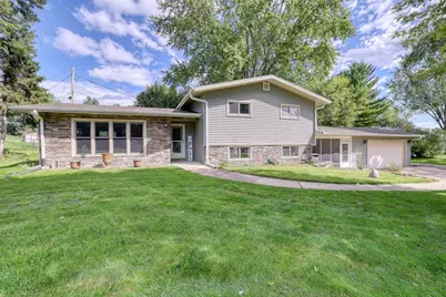 W262S3300  Ridge Rd, Waukesha, WI 53189 - Photo 1