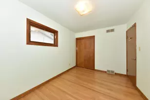 722 Summit Ave, Waukesha, WI 53188 - Photo 23