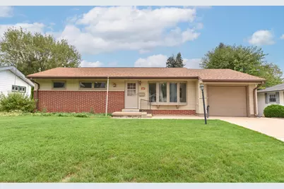 722  Summit Ave, Waukesha, WI 53188 - Photo 1