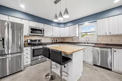 3511  Willow Cir #3, Sheboygan, WI 53083 - Photo 3