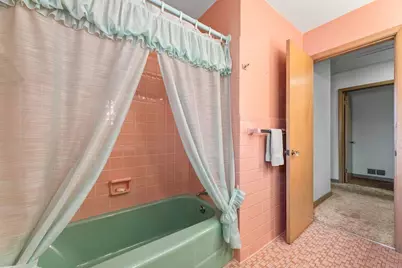 2300  Kevenauer Dr, Brookfield, WI 53005 - Photo 23
