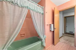 2300 Kevenauer Dr, Brookfield, WI 53005 - Photo 23