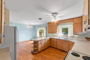 2300 Kevenauer Dr, Brookfield, WI 53005 - Photo 5