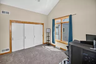 1004 E Garfield Ave, Milwaukee, WI 53212 - Photo 27