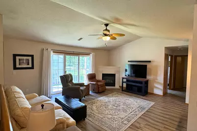 859 E Loos St #2, Hartford, WI 53027 - Photo 5