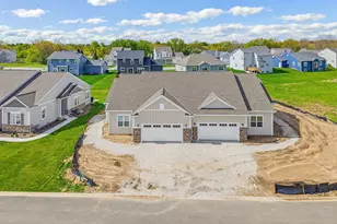 853 Stirling Dr, Oconomowoc, WI 53066 - Photo 1