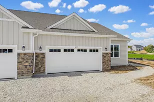 855 Stirling Dr, Oconomowoc, WI 53066 - Photo 3