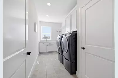 111  Sycamore Ct, Hartland, WI 53029 - Photo 25