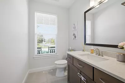 111  Sycamore Ct, Hartland, WI 53029 - Photo 23